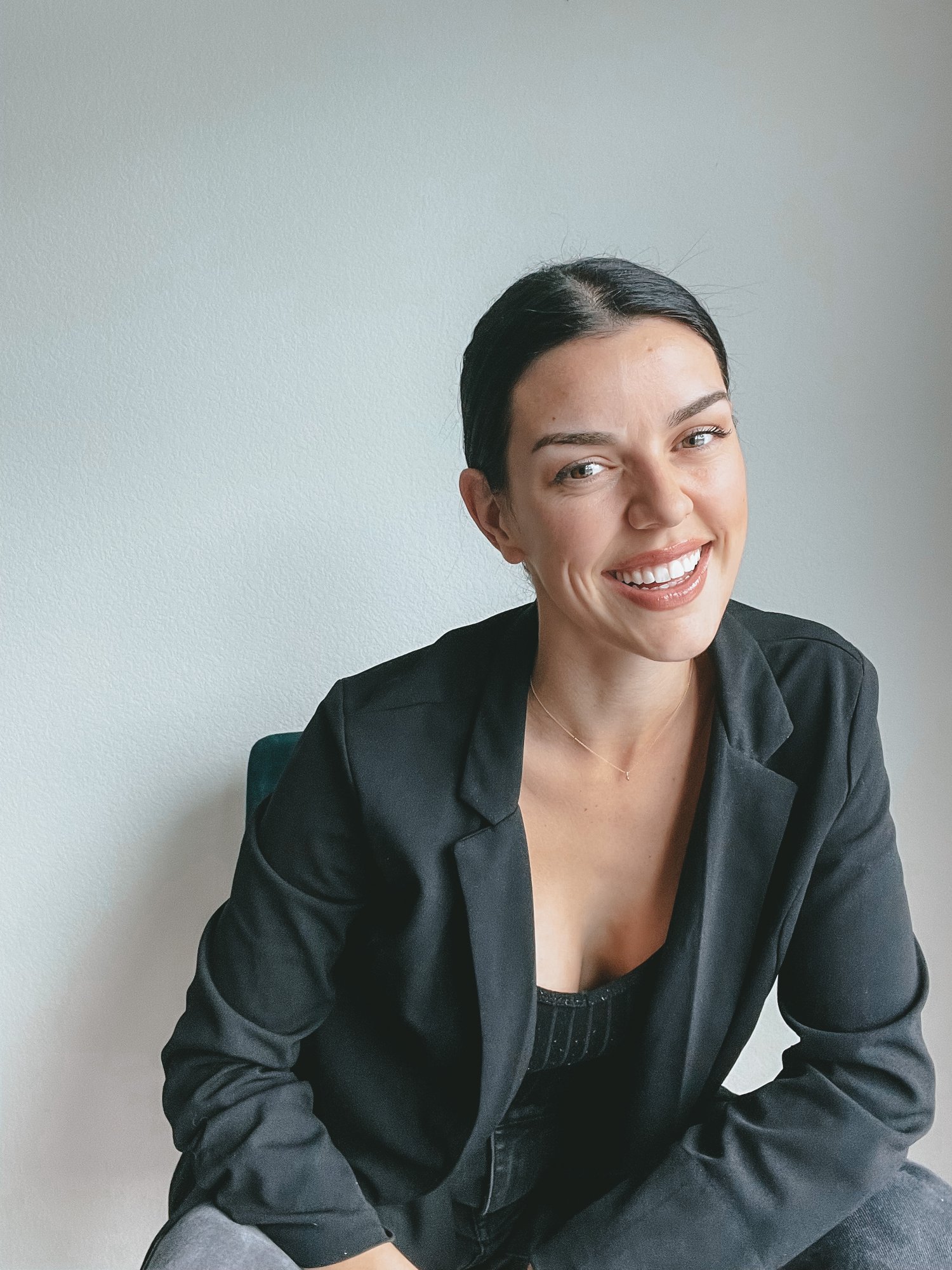 W - Smile - Headshot W - Smile - Headshot